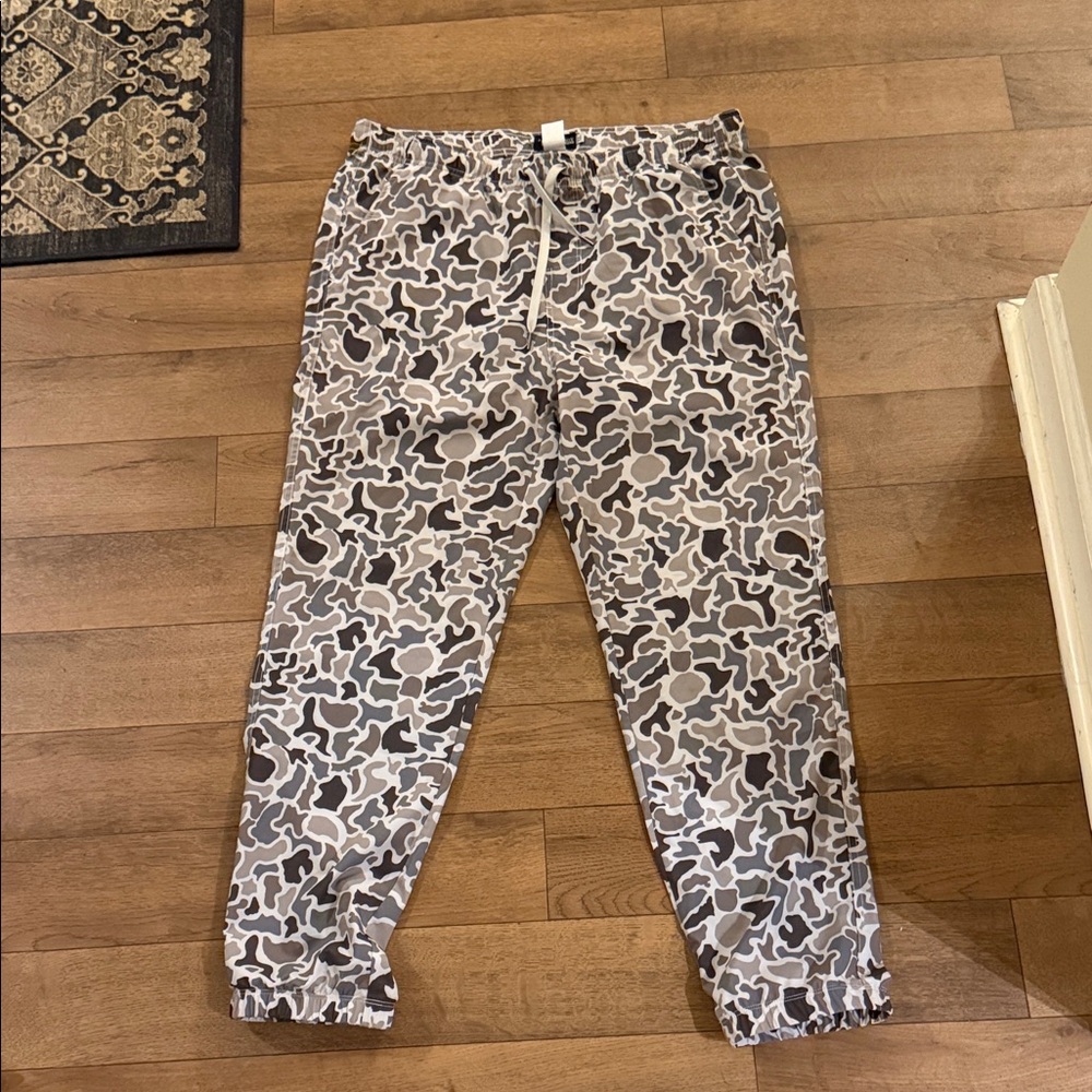 Men's Grey Camo Jogger Sweatpants - Elastic Waist & Drawstring